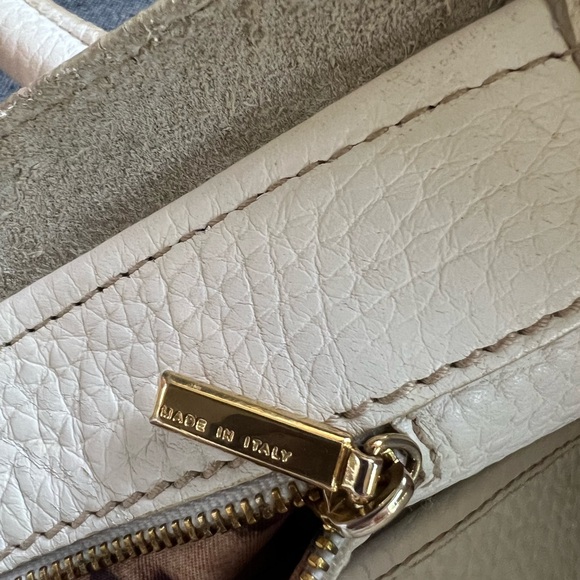 Dolce & Gabbana White Shoulder Bag with Gold Accents - Picture 16 of 16